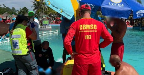 Funcionário de parque aquático morre após cair em piscina no Sul de SC