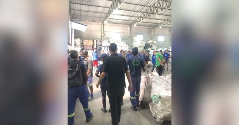 Funcionários da Resamb paralisam atividades e suspendem coleta de lixo em Garopaba