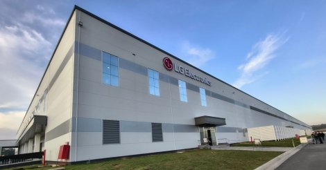 Gigante asiática, LG investe R$ 1,5 bilhão em nova fábrica de geladeiras no Brasil em área de 107 campos de futebol e cria 500 empregos