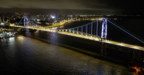 Governo do Estado inaugura iluminação cênica da Ponte Hercílio Luz neste domingo