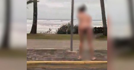 Guardas encontram mulher nua em praia e ela confessa ter matado o próprio pai