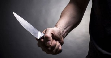 Homem é ferido com golpes de faca e suspeito se entrega à polícia
