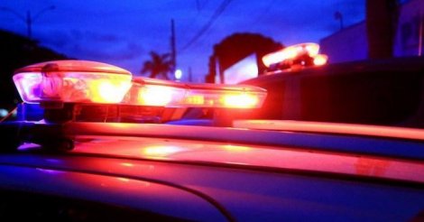 Imaruí / Motociclista sofre queda ao levantar viseira e cai em vala