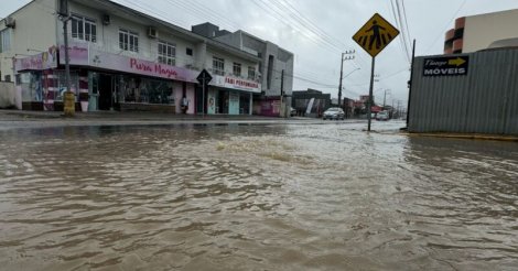 Imbituba decreta situação de emergência devido às fortes chuvas e suspende aulas na rede municipal nesta sexta-feira (11)