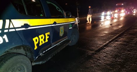 IMBITUBA: Motociclista morre após entrar na contramão na BR-101 e se chocar em alta velocidade com motorhome
