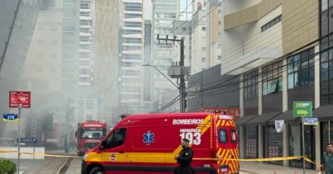 incêndio atinge mercado em Itapema e mobiliza Corpo de Bombeiros