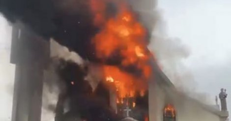 Incêndio de grandes proporções atinge Igreja Matriz de Treze de Maio
