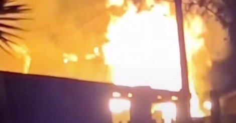 Incêndio destroi totalmente uma residência na noite desta sexta-feira em Imbituba