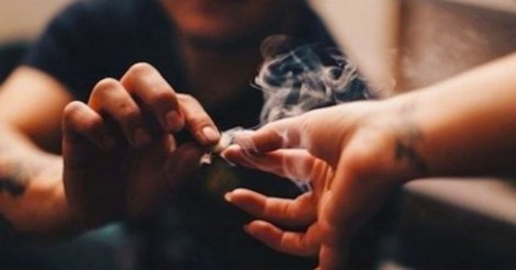 Inquieto e nervoso, homem é flagrado com maconha em bairro queridinho de Garopaba e motivo surpreende policiais