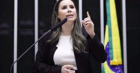 Minoria denuncia ao TCU pagamentos milionários e falta de transparência na AGU