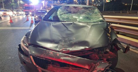 Motociclista morre após ser atingido por carro e arremessado de ponte em Florianópolis