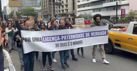 Movimentos em todo o Brasil pedem licença-paternidade de 30 dias