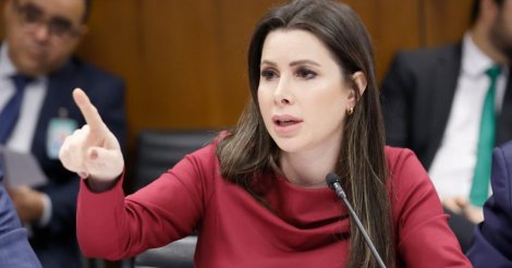 Na Grande Florianópolis, Carol De Toni consolida apoios e reforça protagonismo