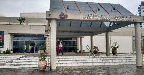 No auge da tensão em Brasília, Moraes e Fachin desembarcam em Florianópolis