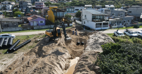 Nova rede de drenagem pluvial começa a ser implantada na Praia do Porto