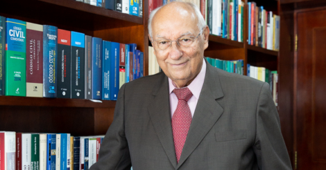 O STF transformou-se em poder político – e isso é péssimo para o Brasil /  Ives Gandra Martins