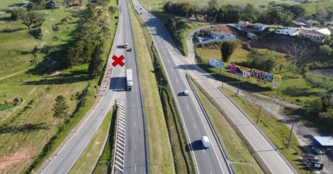 Obras de adequação mudam acesso à retorno na BR-101 em Paulo Lopes