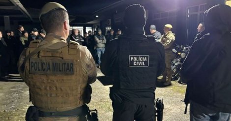 Operação “Nó Górdio” prende 19 pessoas ligadas a facção em Imbituba