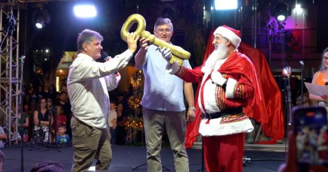 Orleans / Abertura do Natal dos Sonhos no município foi marcada com a chegada do Papai Noel