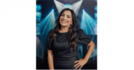 Pela primeira vez em Imbituba, Eyshila participa de noite de adoração exclusiva para mulheres 