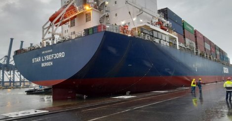 Porto de Itajaí recebe maior navio em toda sua história