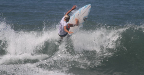 Praia da Ferrugem recebe nova geração do surfe catarinense para 6ªetapa do Circuito Fecasurf de Base 2026