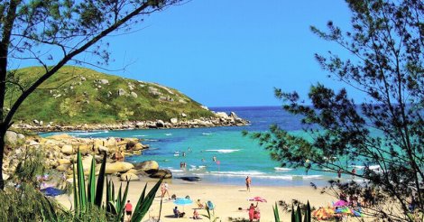 Praias da região Sul seguem próprias para banho