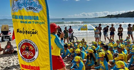 Programa Golfinho forma mais de 1,2 mil crianças