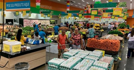 Supermercados passam a funcionar até 11h a partir deste domingo; entenda as novas regras