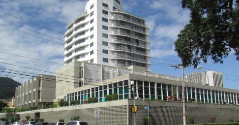 TCE alerta mais de 70 cidades de SC por baixa arrecadação e despesas acima do limite com funcionários; veja lista
