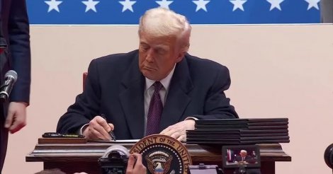 Trump assina decreto que impõe tarifa de 50% ao Brasil, mas adia impacto para 6 de agosto