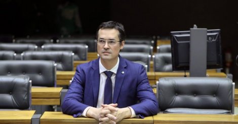 TSE barra campanha de Deltan Dallagnol ao Senado em decisão liminar; entenda o caso