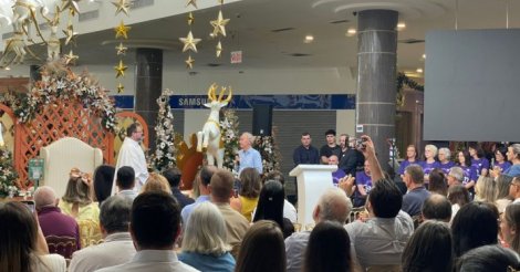 TUBARÃO / Farol Shopping celebra 18 anos com missa e inauguração da decoração de Natal