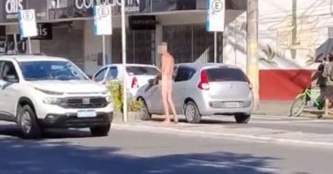 Tubarão / Homem é flagrado sem roupa no Centro da cidade nesta quarta-feira