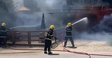 VÍDEO: Chamas destroem prédio comercial na tarde desta quinta-feira (05) em Imbituba
