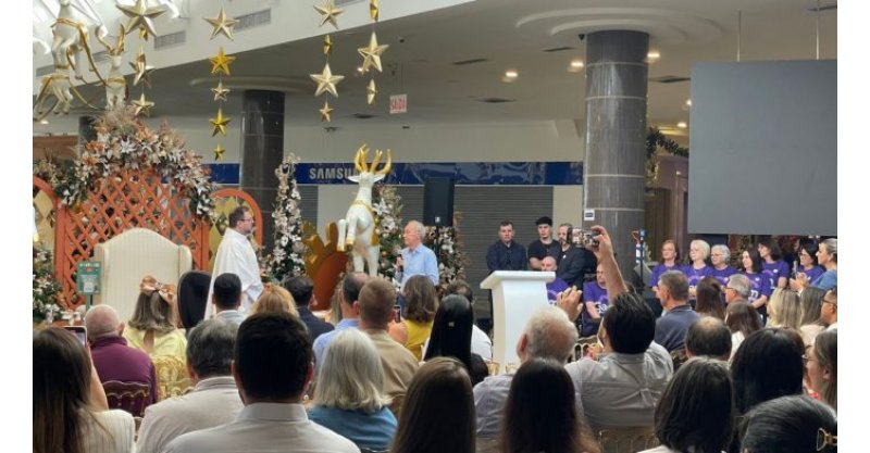 TUBARÃO / Farol Shopping celebra 18 anos com missa e inauguração da decoração de Natal