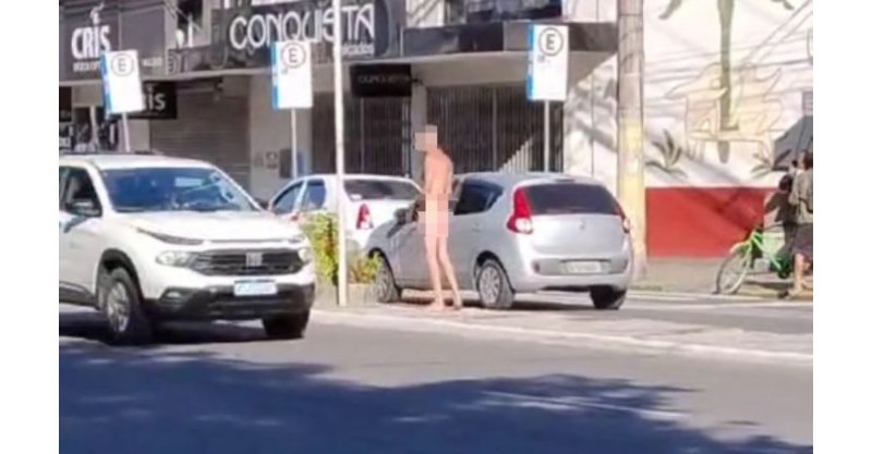 Tubarão / Homem é flagrado sem roupa no Centro da cidade nesta quarta-feira