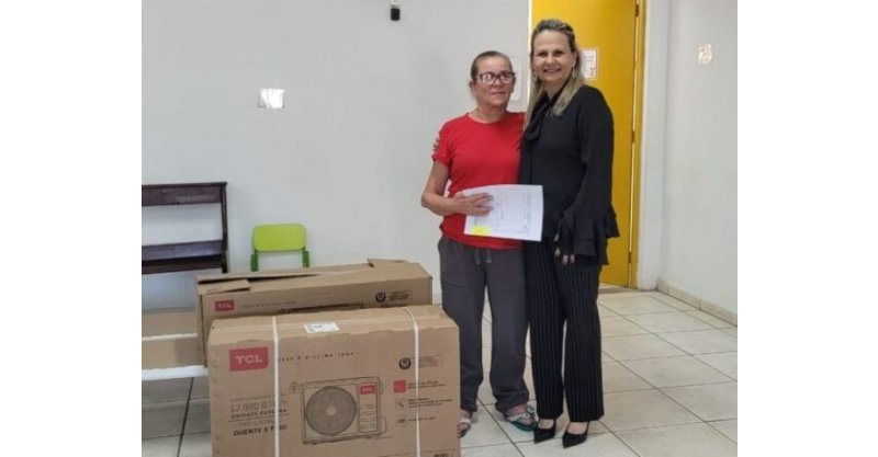 TUBARÃO / Prefeitura inicia entrega de aparelhos de ar-condicionado para escolas