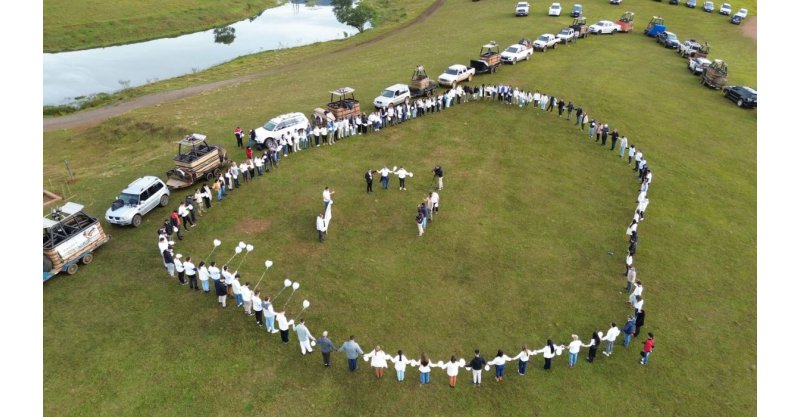 Uma semana após tragédia, vítimas de queda de balão são homenageadas em Praia Grande